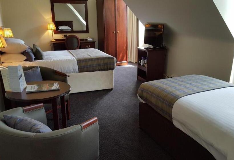 חדר משפחתי, Nethybridge