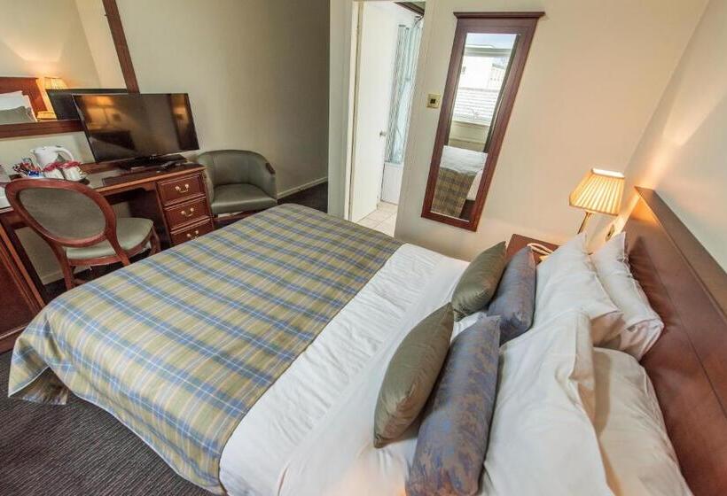 חדר סופריור, Nethybridge