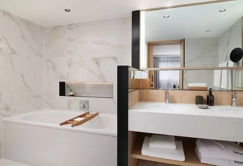 سوییت جونیور, Nobu Hotel London Portman Square