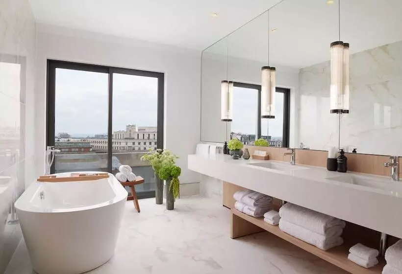Ullakkohuone, Nobu Hotel London Portman Square