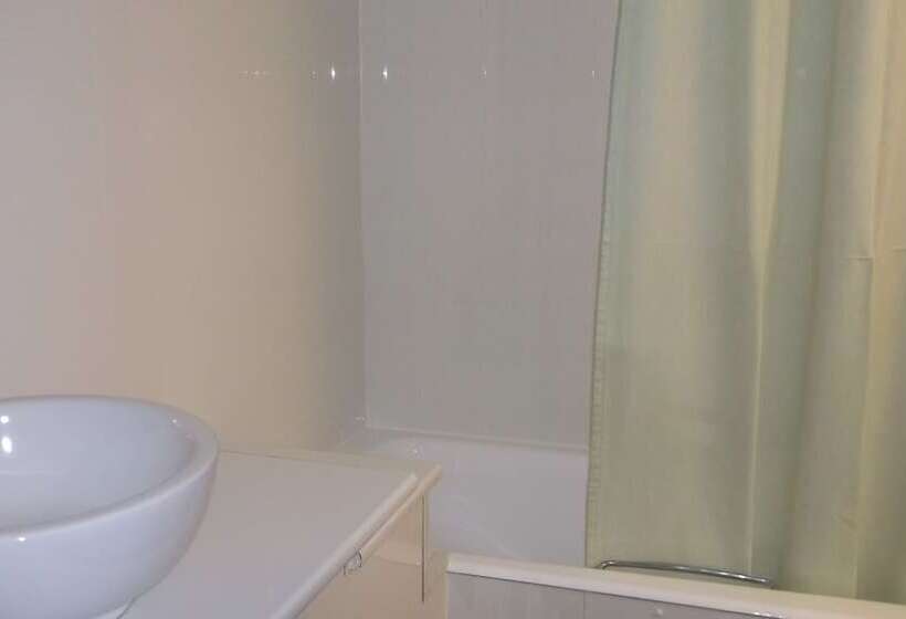 Номер Стандарт Индивидуальный, Patten Arms