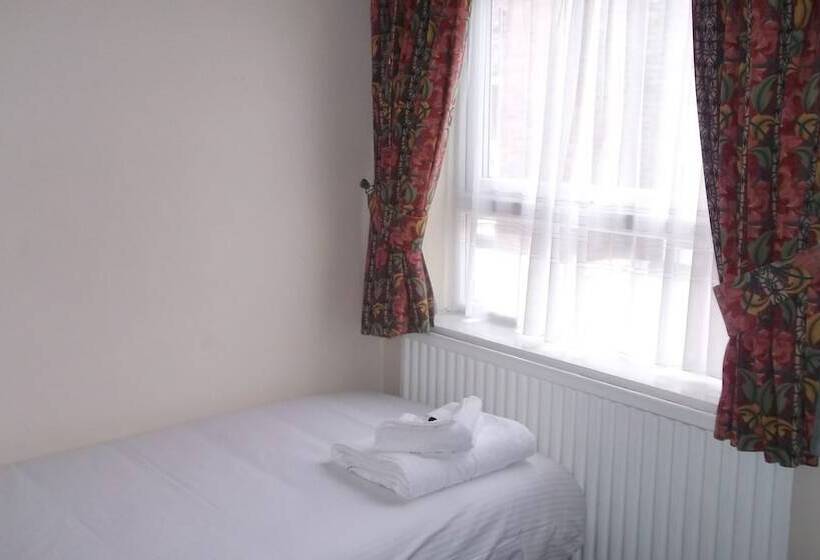 Номер Стандарт Индивидуальный, Patten Arms