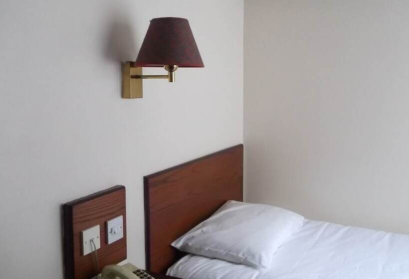 Номер Стандарт Индивидуальный, Patten Arms