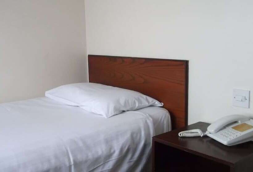 Номер Стандарт Индивидуальный, Patten Arms