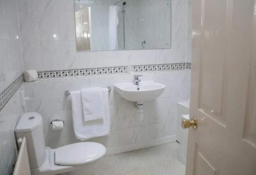 标准间, Shillingford Bridge