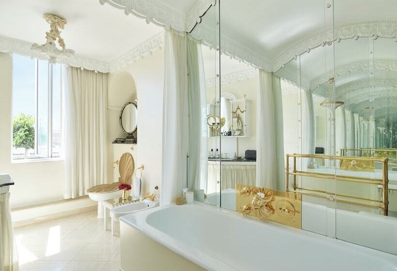 带露台的套间, The Dorchester   Dorchester Collection