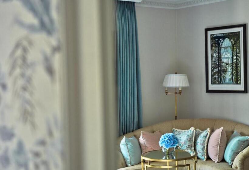 带大床的行政房间, The Dorchester   Dorchester Collection
