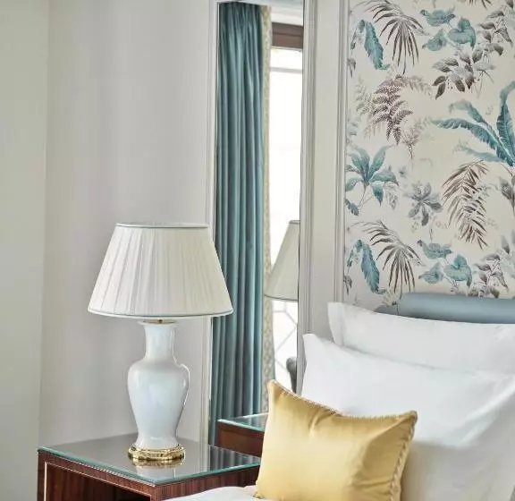 キングサイズベッドのエクゼクティブルーム, The Dorchester   Dorchester Collection