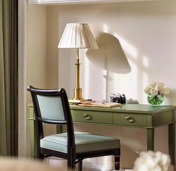 キングサイズベッドのエクゼクティブルーム, The Dorchester   Dorchester Collection
