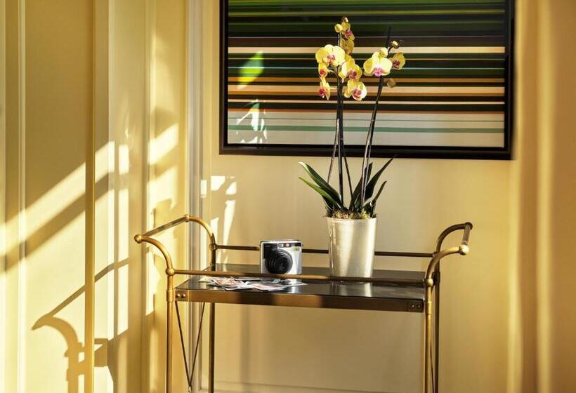 Люкс с Террасой, The Dorchester   Dorchester Collection