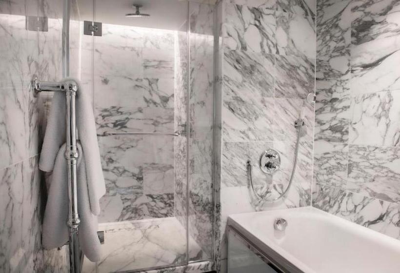 Standard Studio King Bed, The Marylebone