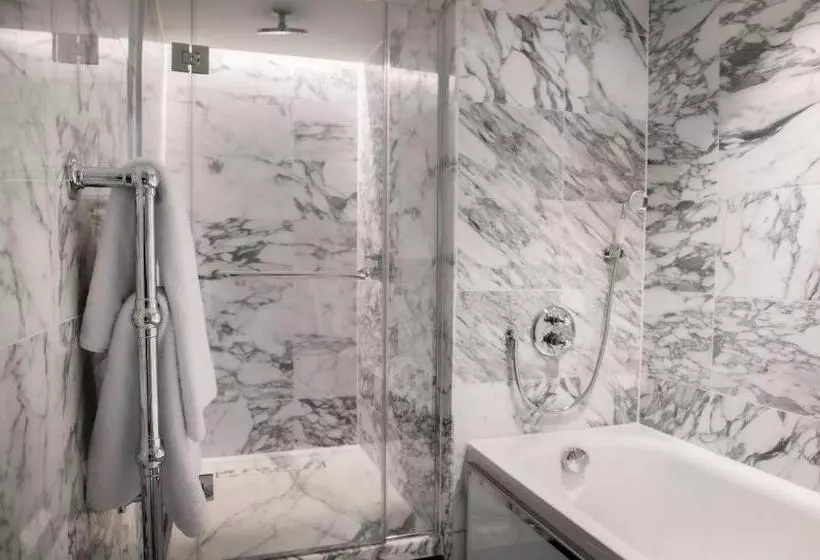 Standard Studio King Bed, The Marylebone