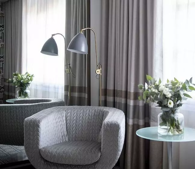 Deluxe Room, The Marylebone