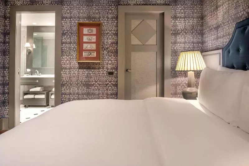 Deluxe Room King Size Bed, The Marylebone