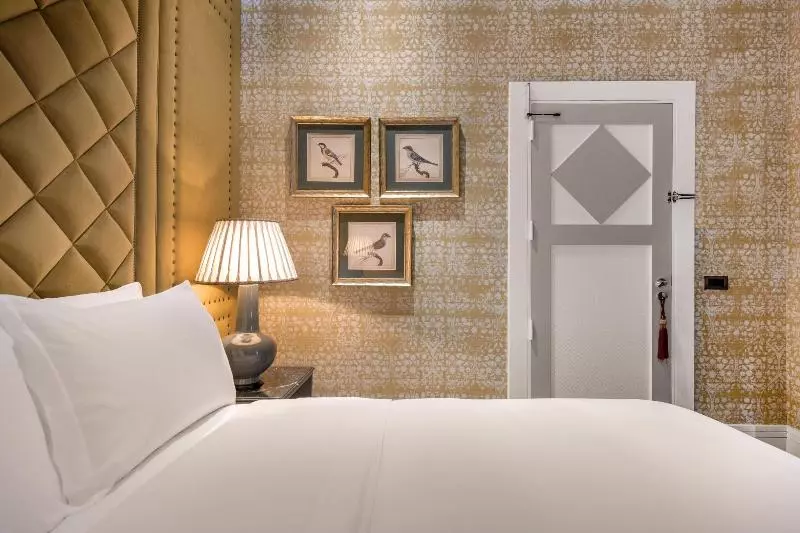 Deluxe Room King Size Bed, The Marylebone