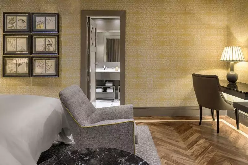 Deluxe Room King Size Bed, The Marylebone