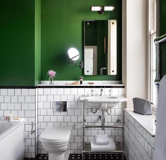 جناح جونيور, The Randolph Hotel Oxford, A Graduate By Hilton