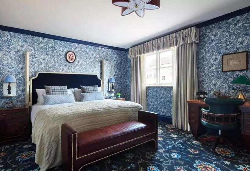キングサイズベッド、ビュー付きデラックスルーム, The Randolph Hotel Oxford, A Graduate By Hilton