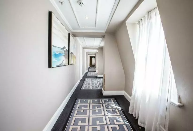 اتاق استاندارد, The Waldorf Hilton London