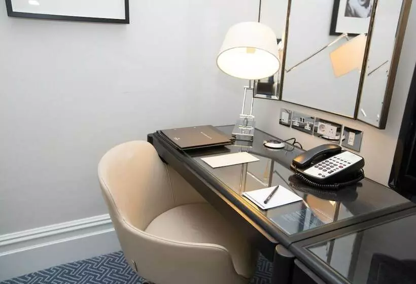 اتاق استاندارد, The Waldorf Hilton London