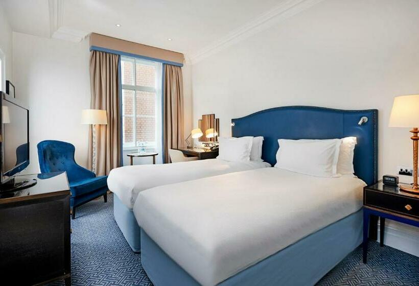 חדר דלוקס, The Waldorf Hilton London