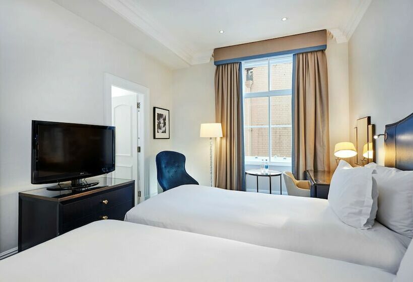 Номер Deluxe, The Waldorf Hilton London