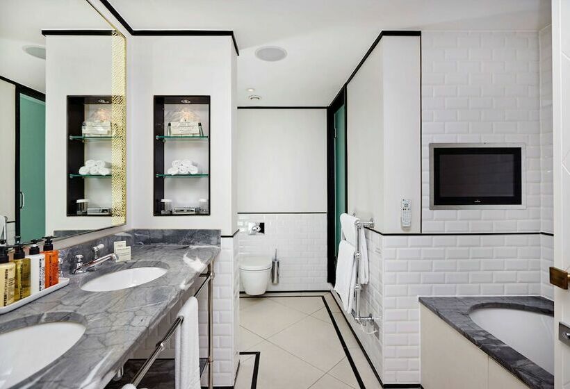 סוויטה אקזקיוטיב, The Waldorf Hilton London