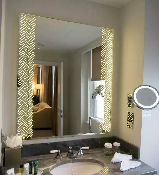 اتاق سوپریور, The Waldorf Hilton London
