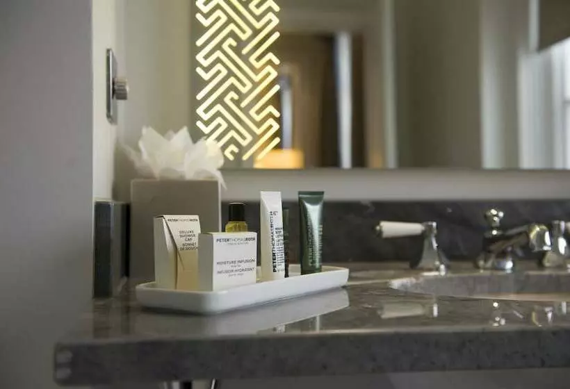 اتاق سوپریور, The Waldorf Hilton London