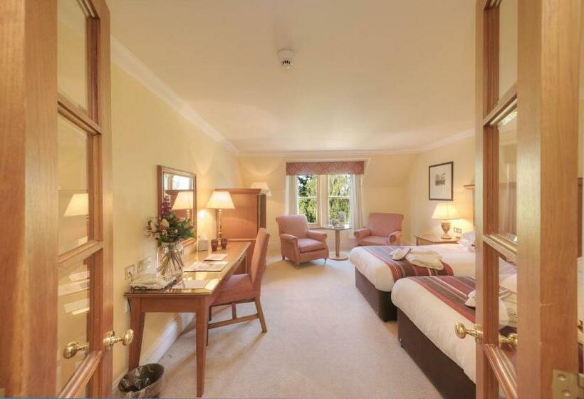 エクゼクティブルーム, Muthu Newton