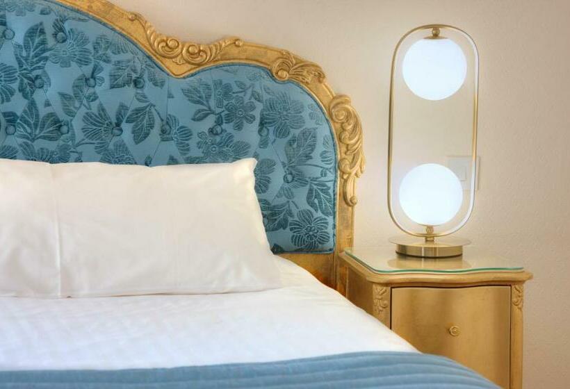 スタンダードルーム, Muthu Newton