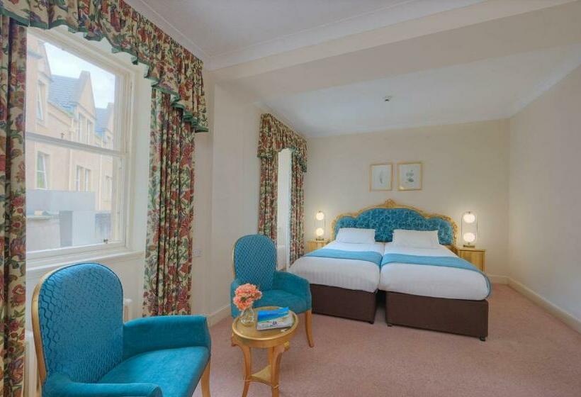 スタンダードルーム, Muthu Newton