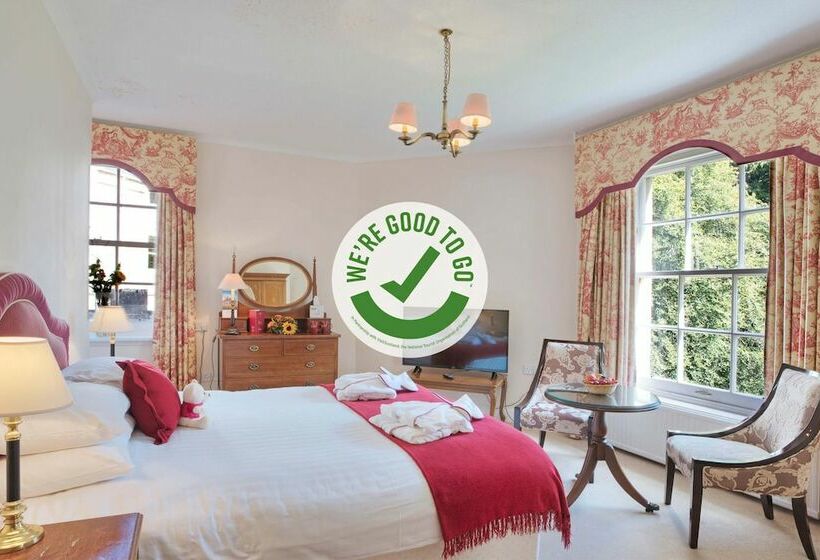 スタンダードルーム, Muthu Newton