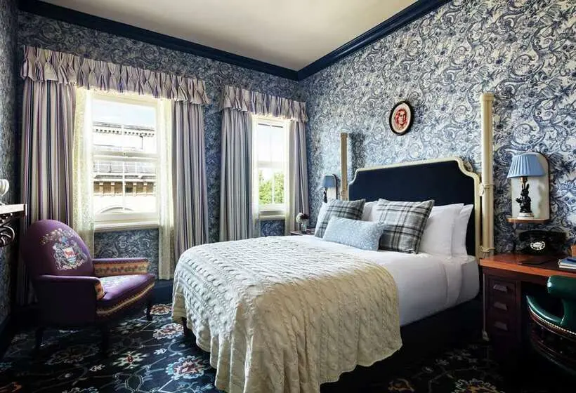 اتاق استاندارد با چشم‌انداز, The Randolph Hotel Oxford, A Graduate By Hilton