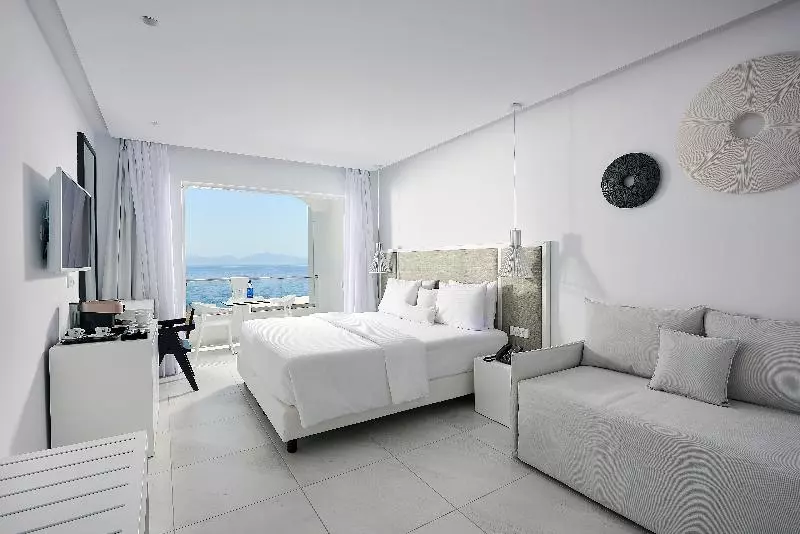 オーシャンビュージュニアスイート, Dimitra Beach Hotel & Suites