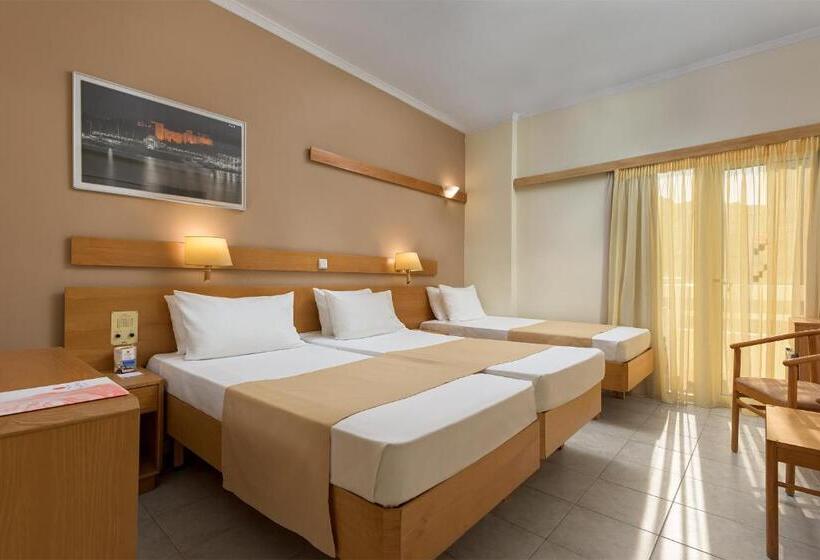 Номер Стандарт Трехместный, Arte