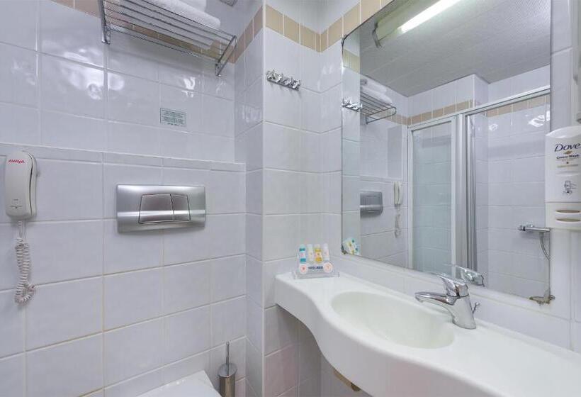 Номер Стандарт Трехместный, Arte