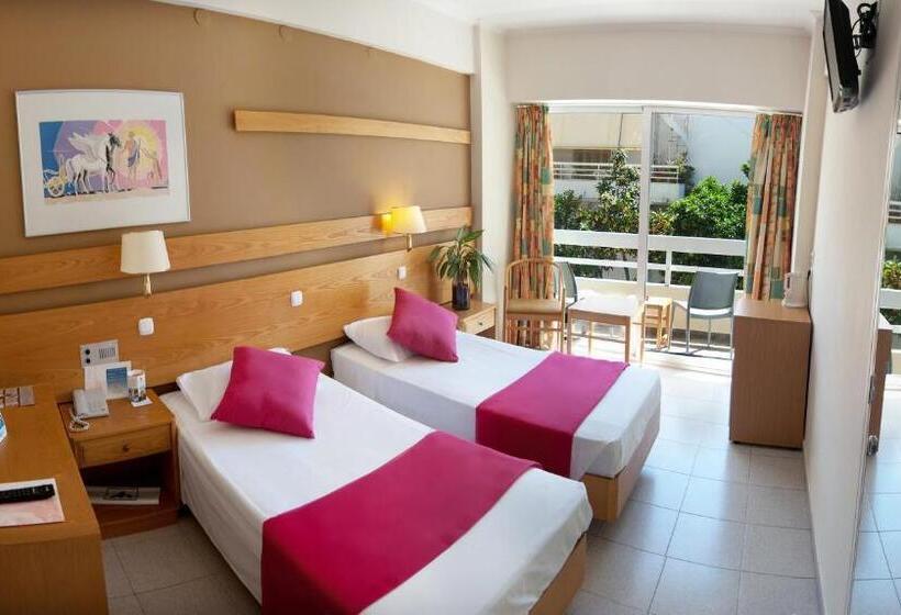 Семейный Номер, Arte