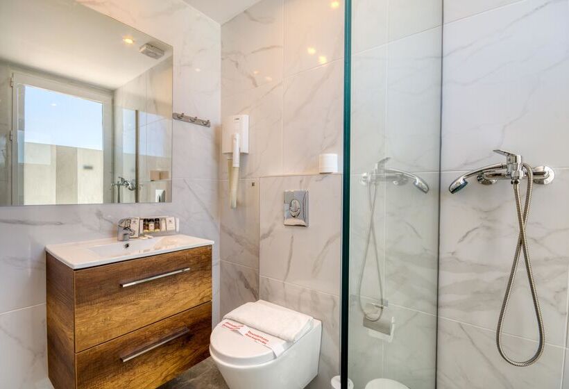 Номер Стандарт Вид на Море, Arte