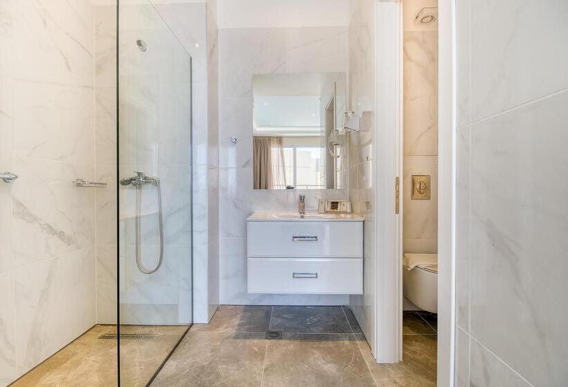 Номер Стандарт Вид на Море, Arte