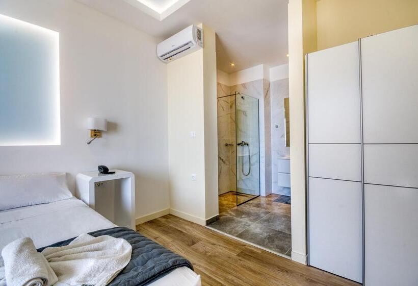 Номер Стандарт Вид на Море, Arte