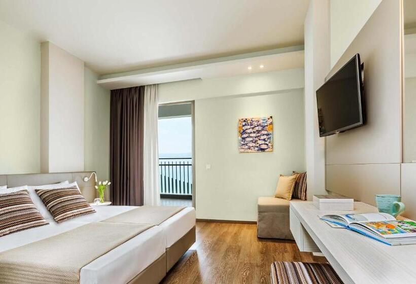 اتاق لوکس با چشم‌انداز دریا, Ammon Zeus Luxury Beach