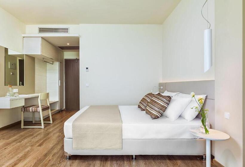 اتاق لوکس با چشم‌انداز باغ, Ammon Zeus Luxury Beach