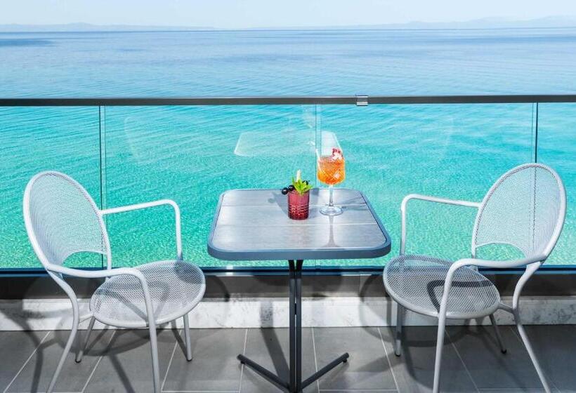 オーシャンビューのプレミアムルーム。, Ammon Zeus Luxury Beach