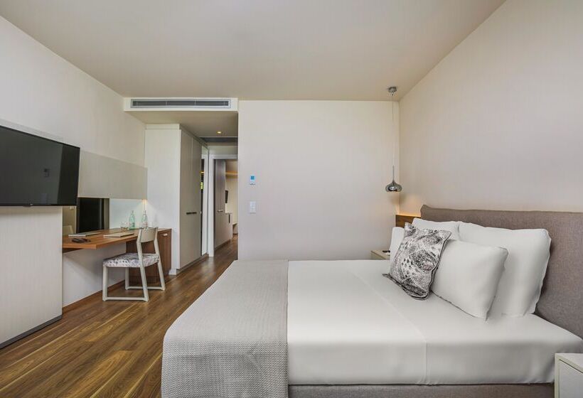اتاق لوکس با چشم‌انداز باغ, Ammon Zeus Luxury Beach