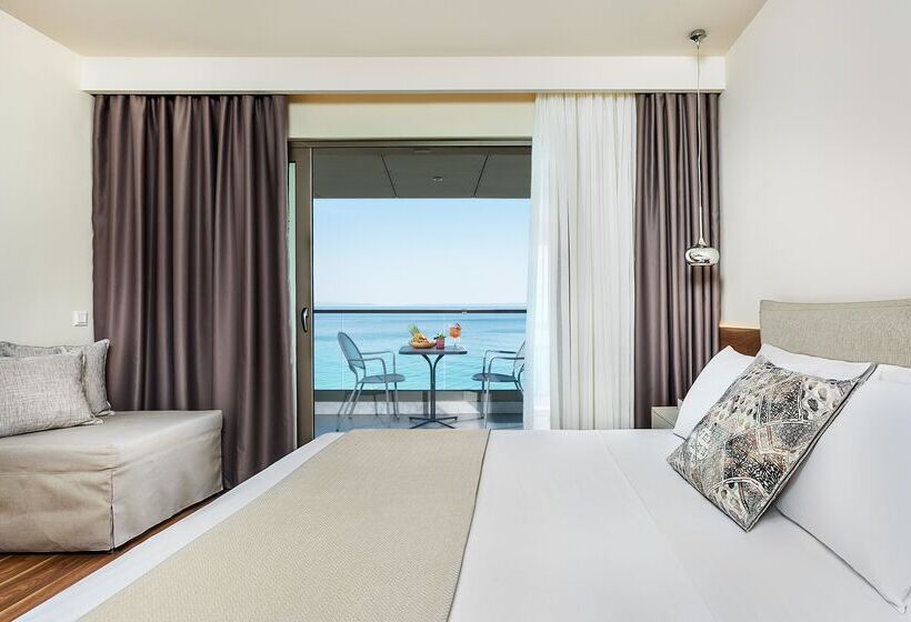 اتاق لوکس با چشم‌انداز دریا, Ammon Zeus Luxury Beach