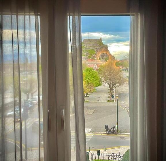 غرفة قياسية ذات إطلالة, Arcadion