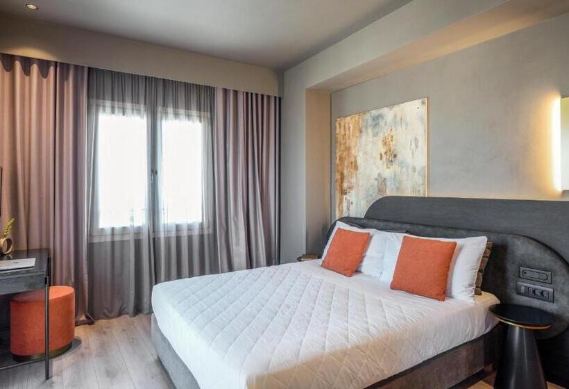 غرفة قياسية ذات إطلالة, Arcadion