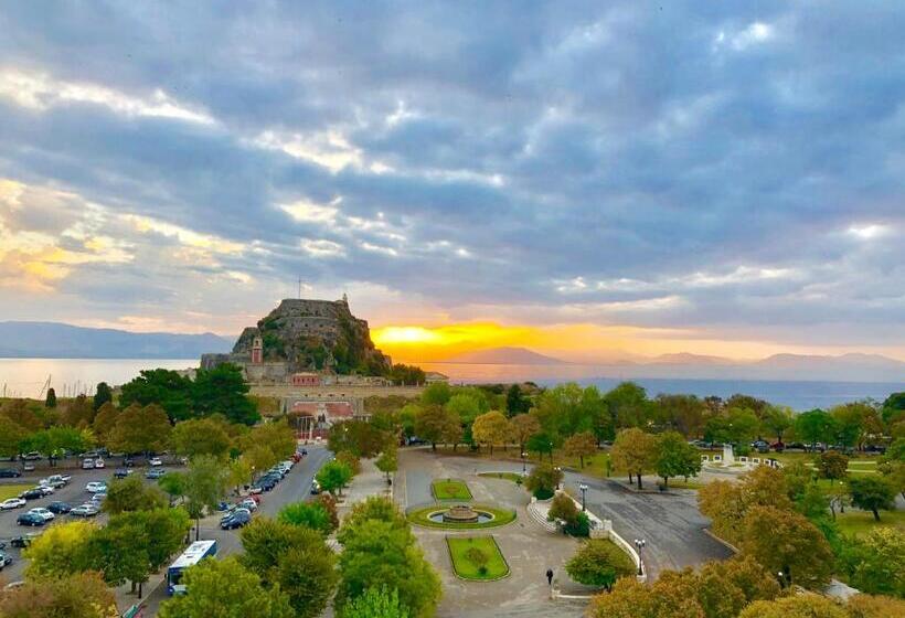 غرفة قياسية ذات إطلالة, Arcadion