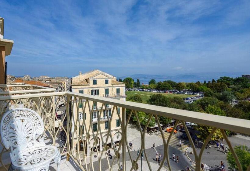 جناح جونيور ذات إطلالة, Arcadion